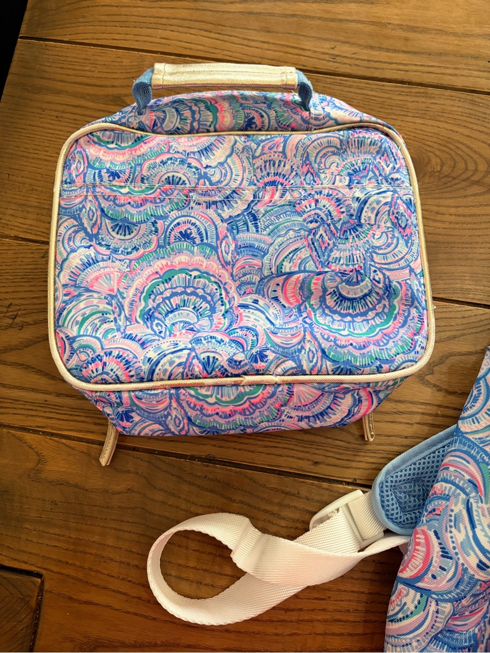 PB Teen Lilly Pulitzer Happy as a Clam Gear-Up Backpack and lunch bag - Picture 8 of 9